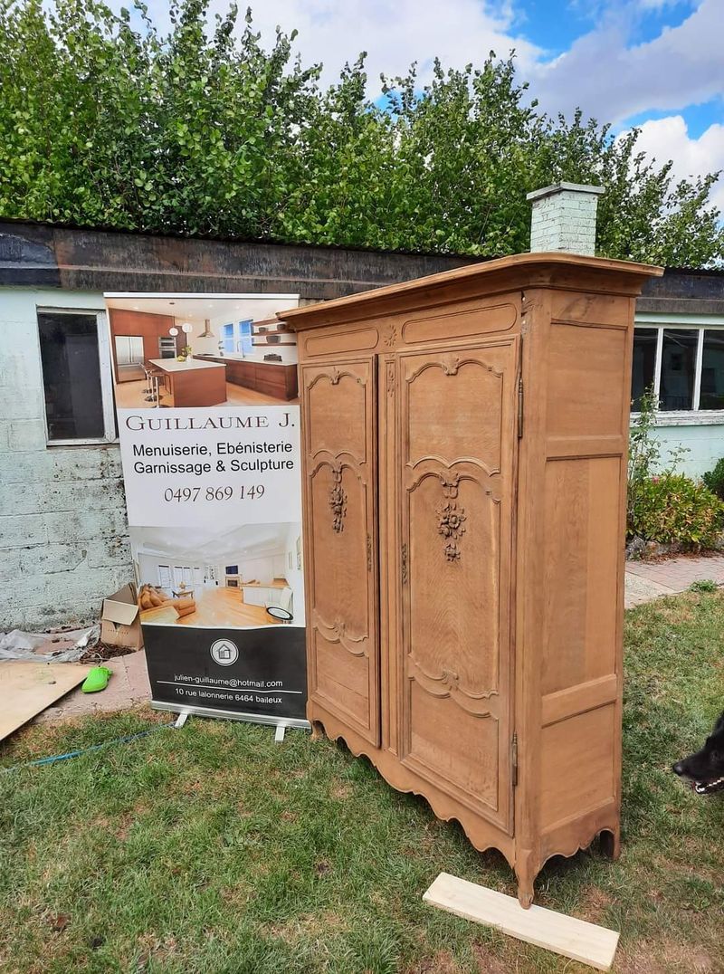Armoire ancienne en bois après aérogommage – Guillaume Menuiserie