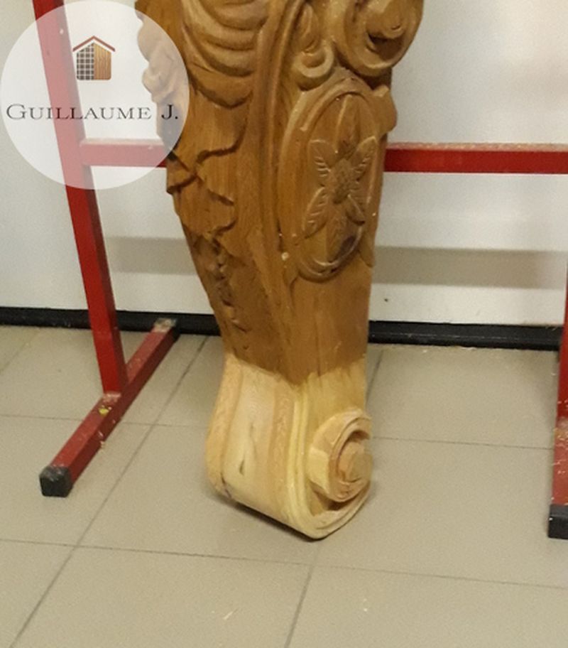 Pied de meuble sculpté, détail – Guillaume Menuiserie