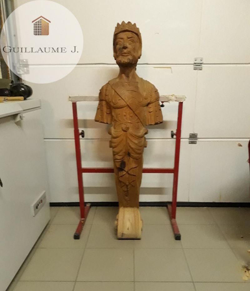 Statue sculptée en bois – Guillaume Menuiserie