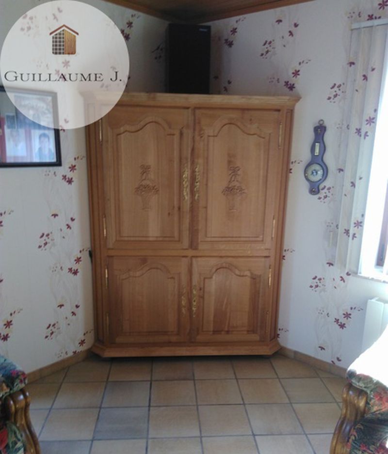 Armoire en chêne à portes sculptées – Guillaume Menuiserie