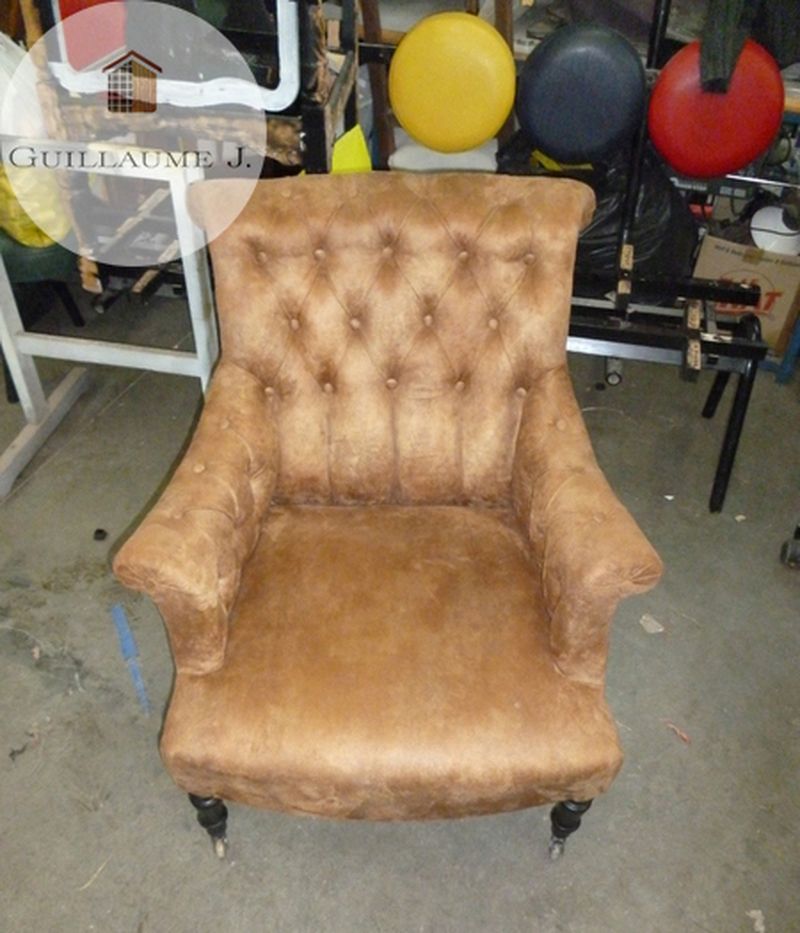 Fauteuil capitonné regarni – Guillaume Menuiserie