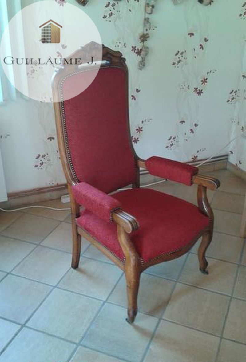 Fauteuil Voltaire en velours rouge – Guillaume Menuiserie