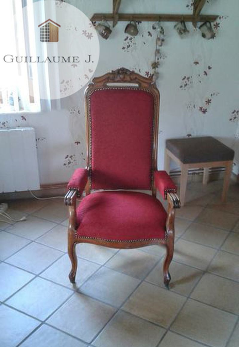 Fauteuil Voltaire regarni en rouge – Guillaume Menuiserie
