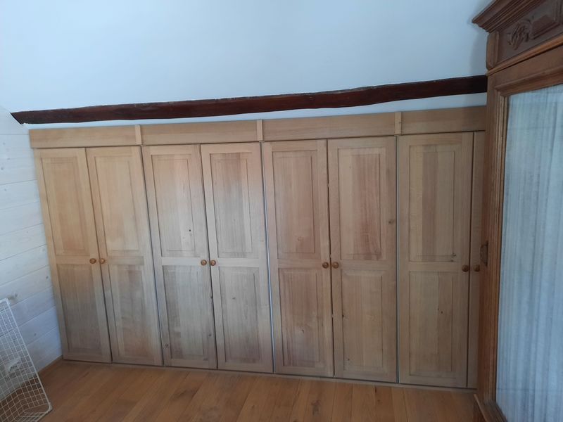Placards sous combles en bois – Guillaume Menuiserie